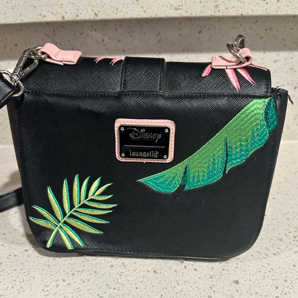 Stitch loungefly crossbody - Picture 2 of 2